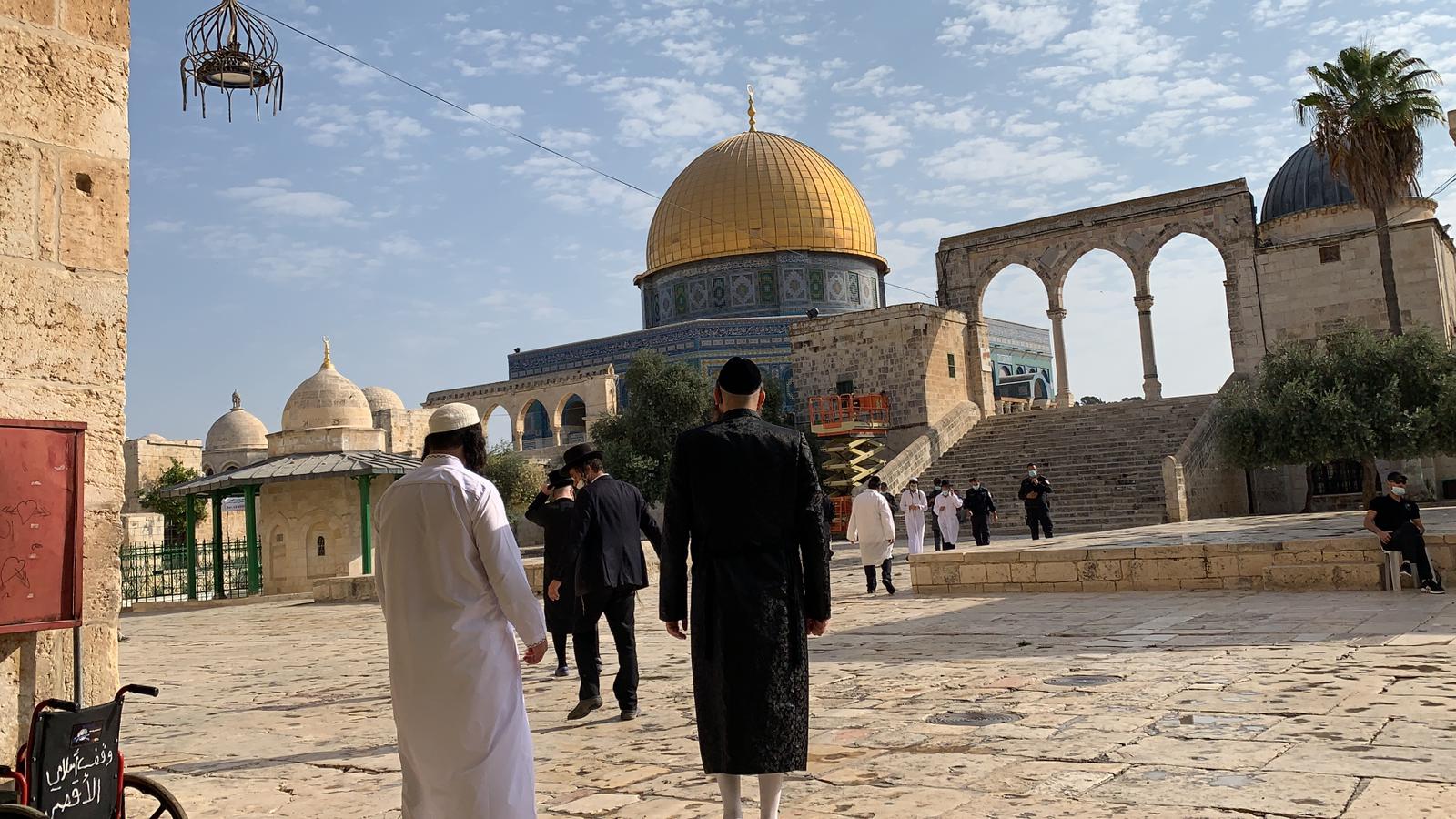 Settlers break into Al-Aqsa Mosque in occupied Jerusalem 