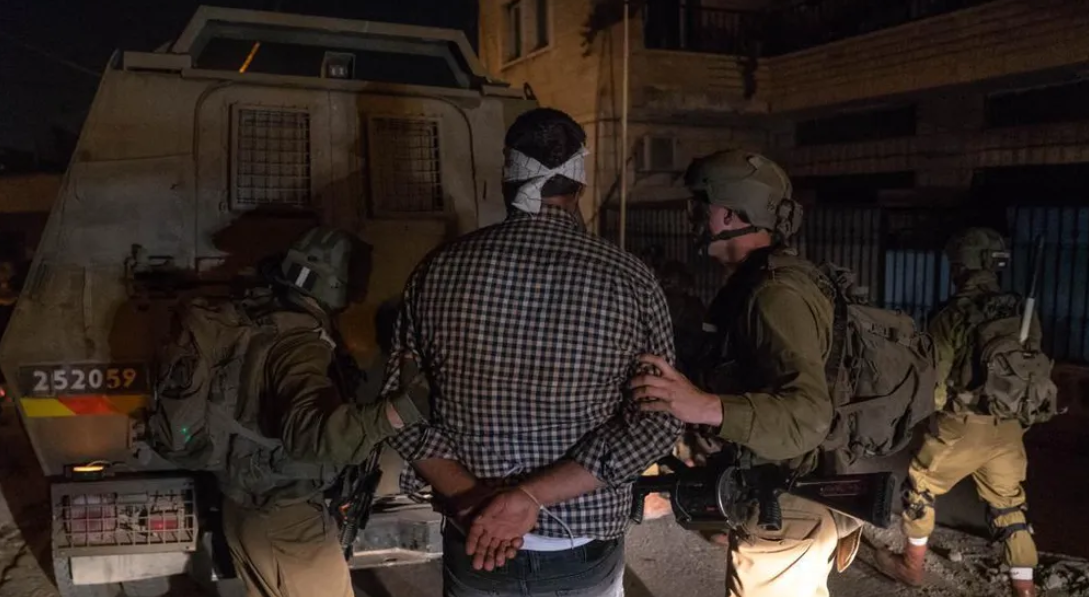 Occupation forces arrest 8 Palestinians in West Bank, Jerusalem
