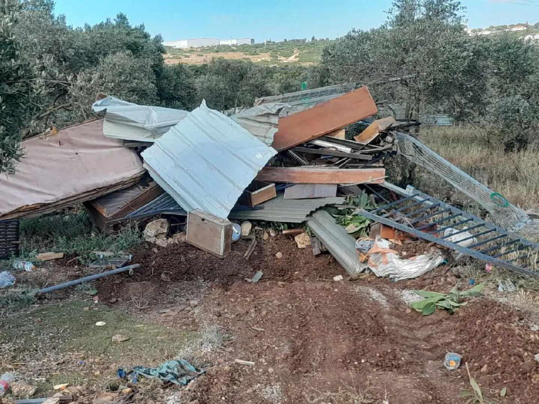 Israeli forces demolish agricultural structure east of Qalqilya