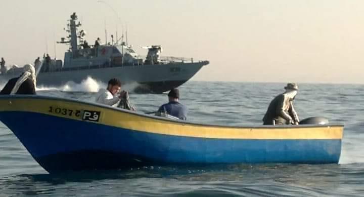 Israeli navy targets Gaza fishermen, confiscates two boats