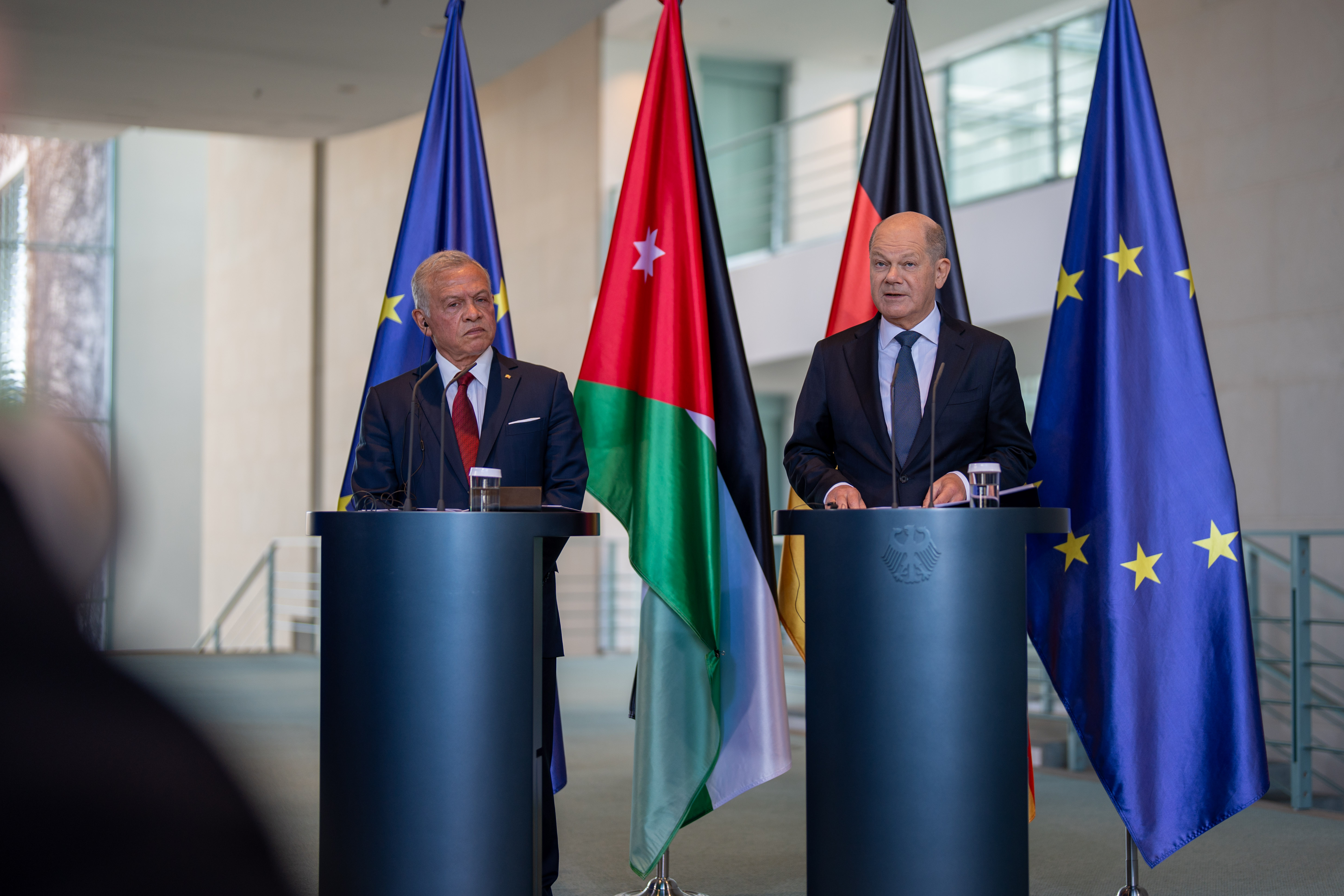 Jordan's King and German chancellor call for immediate international action to halt humanitarian tragedy in Gaza 