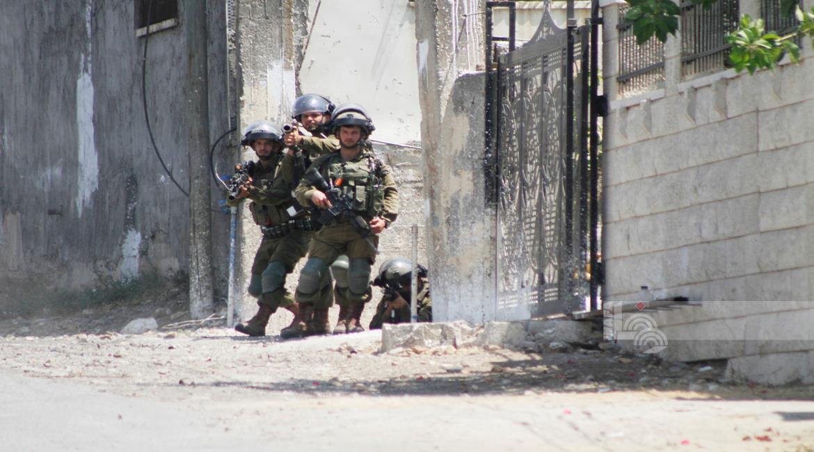 Three Palestinian youths injured in an Israeli raid on Aqqaba town
