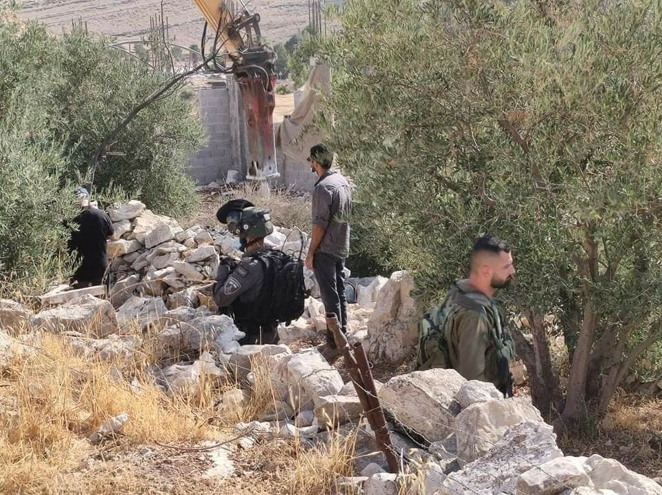 Israeli bulldozers demolish two houses in Bethlehem-district 
village