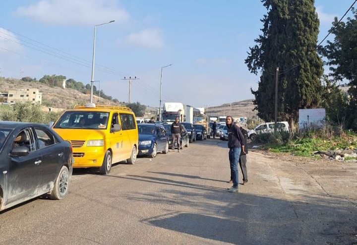 Israeli occupation forces tighten restrictions on movement around Nablus