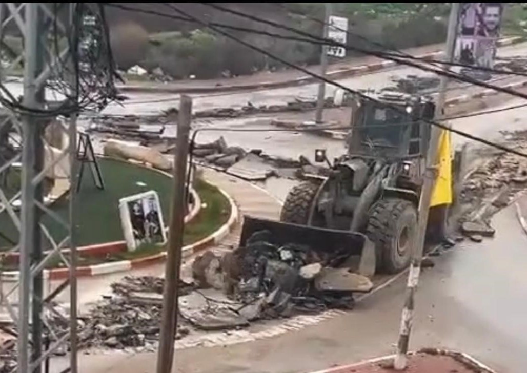 Israeli bulldozers destroy entrances to al-Yamoun and Silat al-Harithiya towns