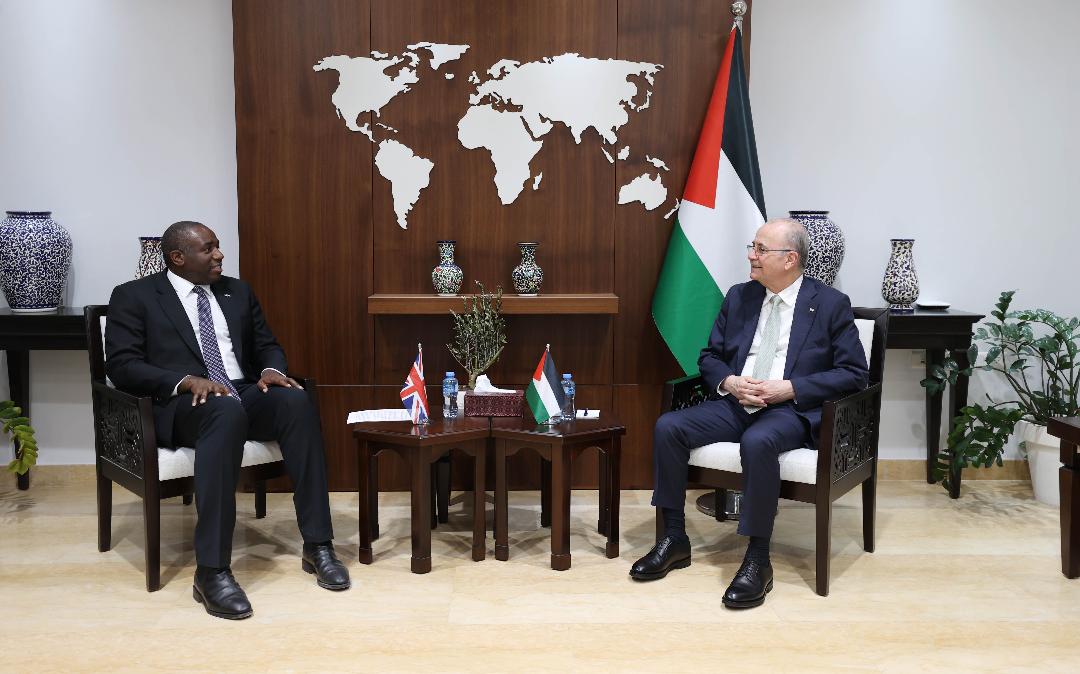PM meets British Foreign Minister, stresses efforts to stop Israeli war