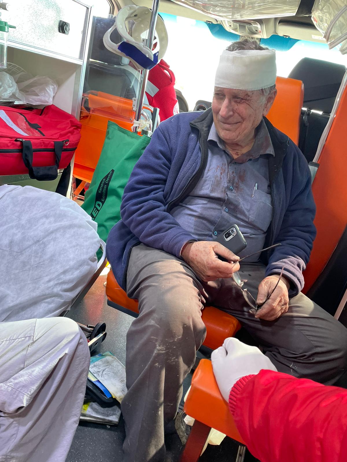 Settlers assault activists partaking in tree-planting activity south of Nablus, injuries reported