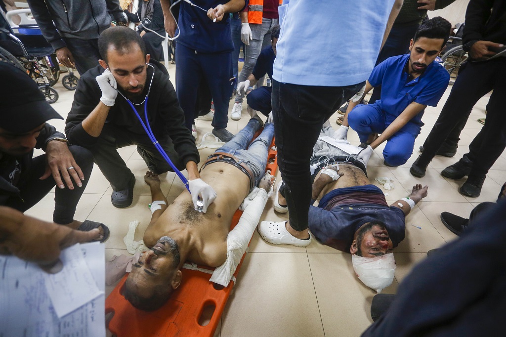 Israeli airstrike kills four Palestinians, injures 17 others in central Gaza Strip 