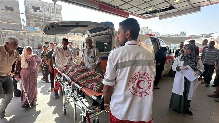 Civilian killed, others injured in Israeli targeting of a tent sheltering displaced people in southern Gaza 