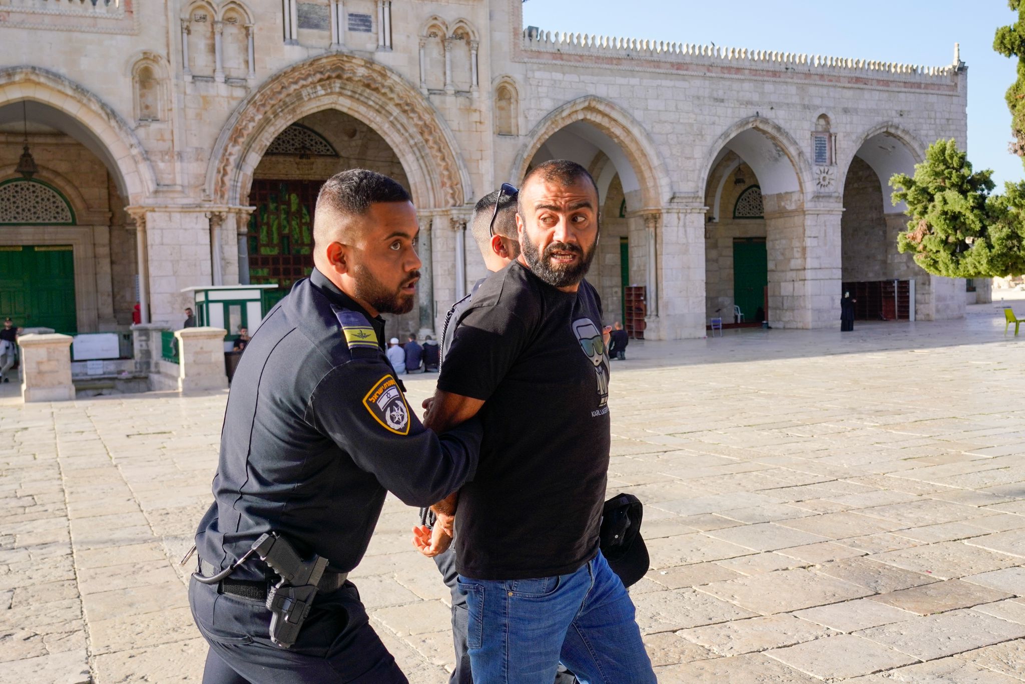 Israeli police detain 15 Palestinians from Al-Aqsa Mosque