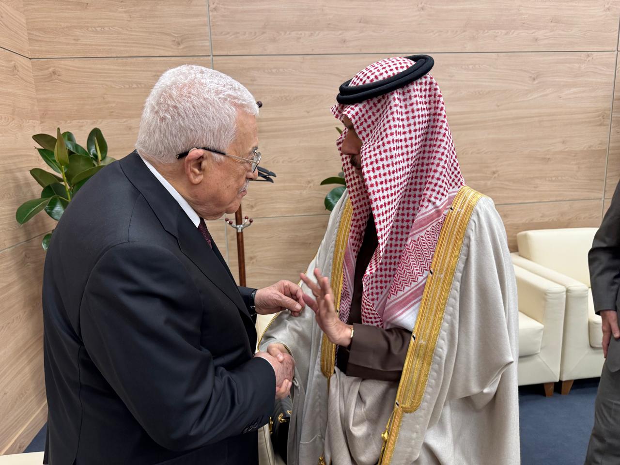 President Abbas receives Saudi FM in Kazan