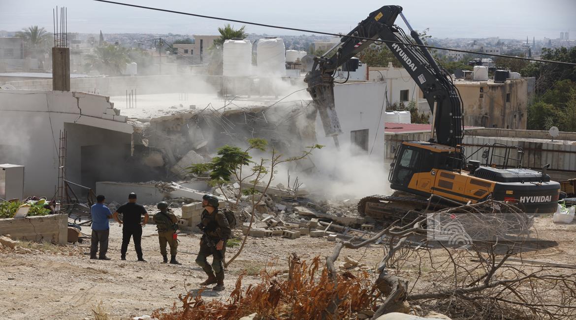 Israeli occupation forces demolish two homes in Jericho 
