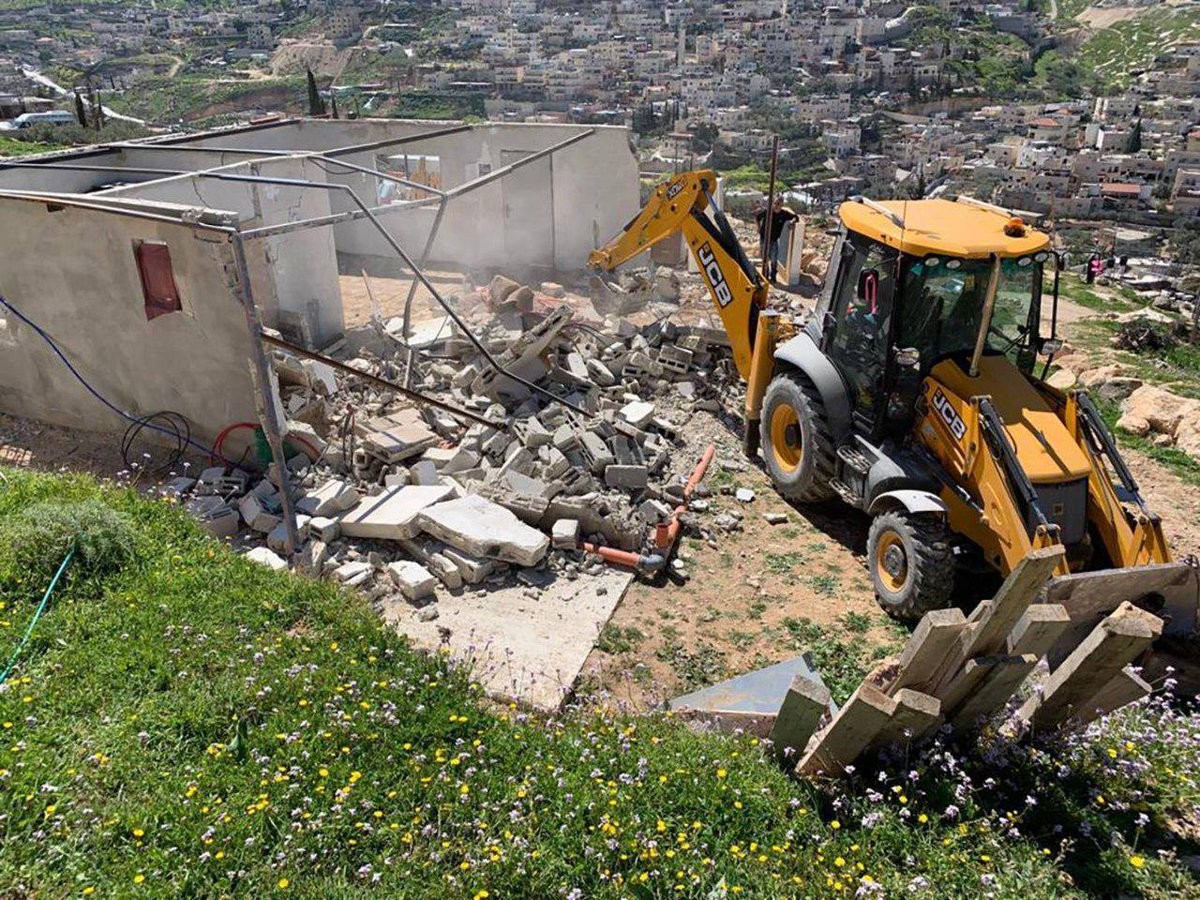 Israel razes agricultural structures south of Nablus