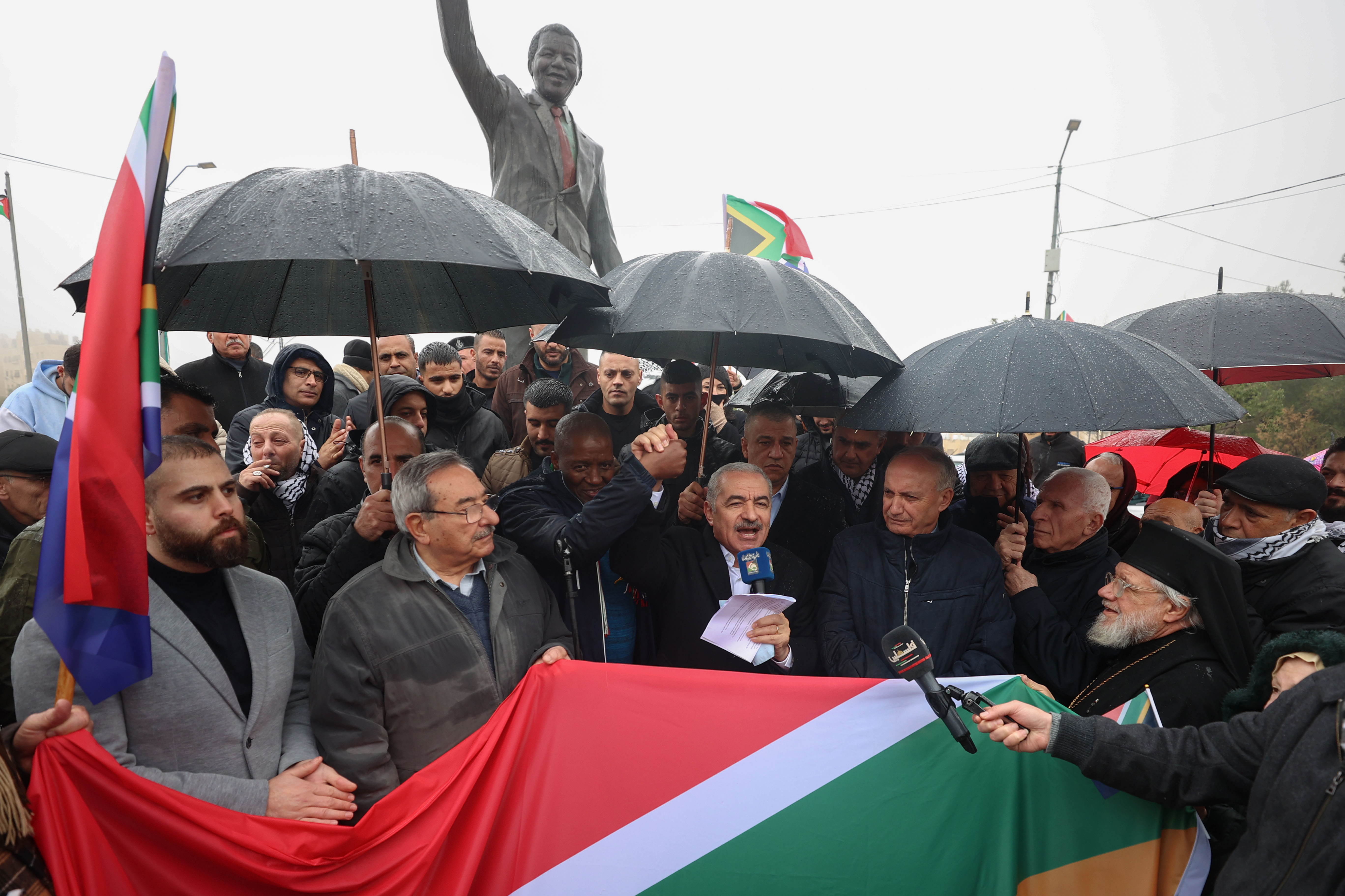 Premier applauds South Africa's lawsuit against Israel for its genocide of Palestinians 