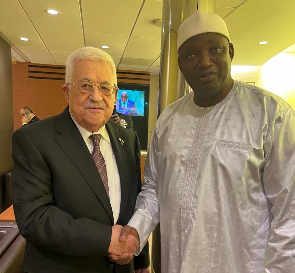 President Abbas discusses developments with Gambian leader 