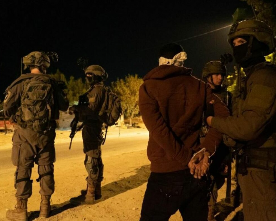 Israeli occupation forces detain 26 Palestinians in Hebron    