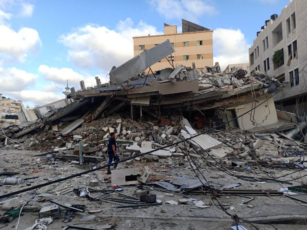 Four people killed, including a pregnant mother and her toddler, in new Israeli airstrikes on Gaza