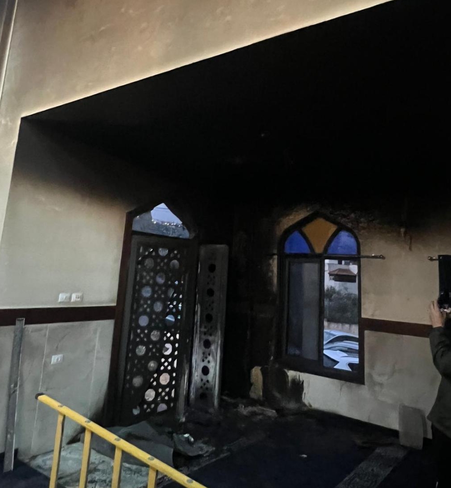Israeli colonists set fire to mosque in Marda village, central West Bank 