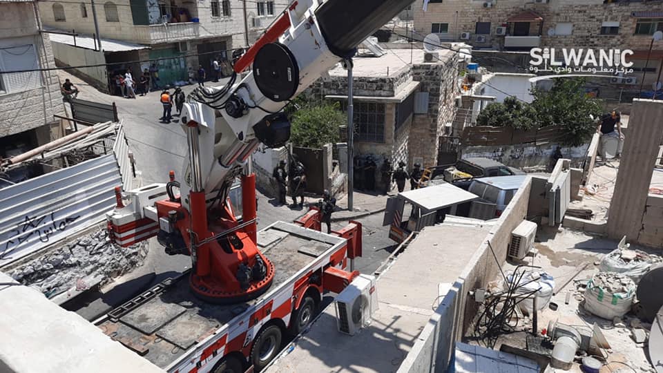 Israeli police demolish house in Jerusalem neighborhood