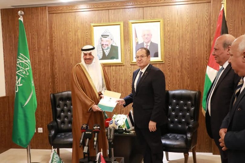 President’s Advisor receives credentials of Non-Resident Ambassador of Saudi Arabia to Palestine
