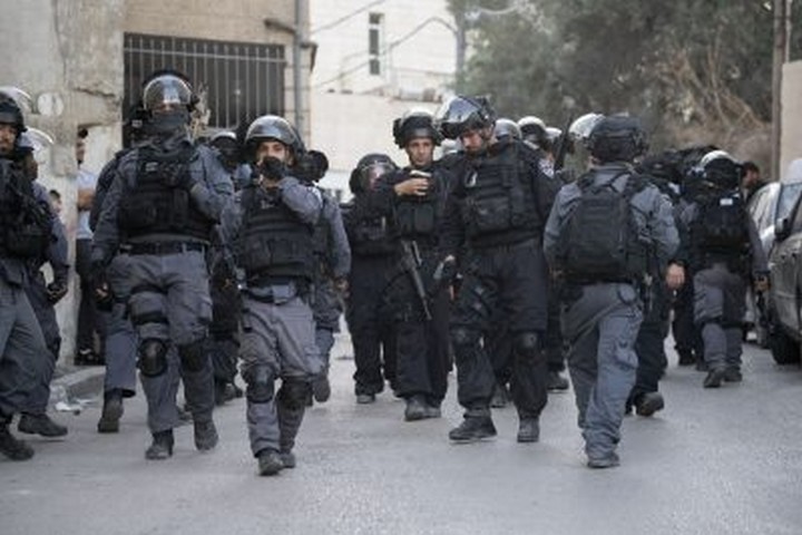 Israeli occupation forces raid hospital in search of Palestinian 
youth they had shot and injured