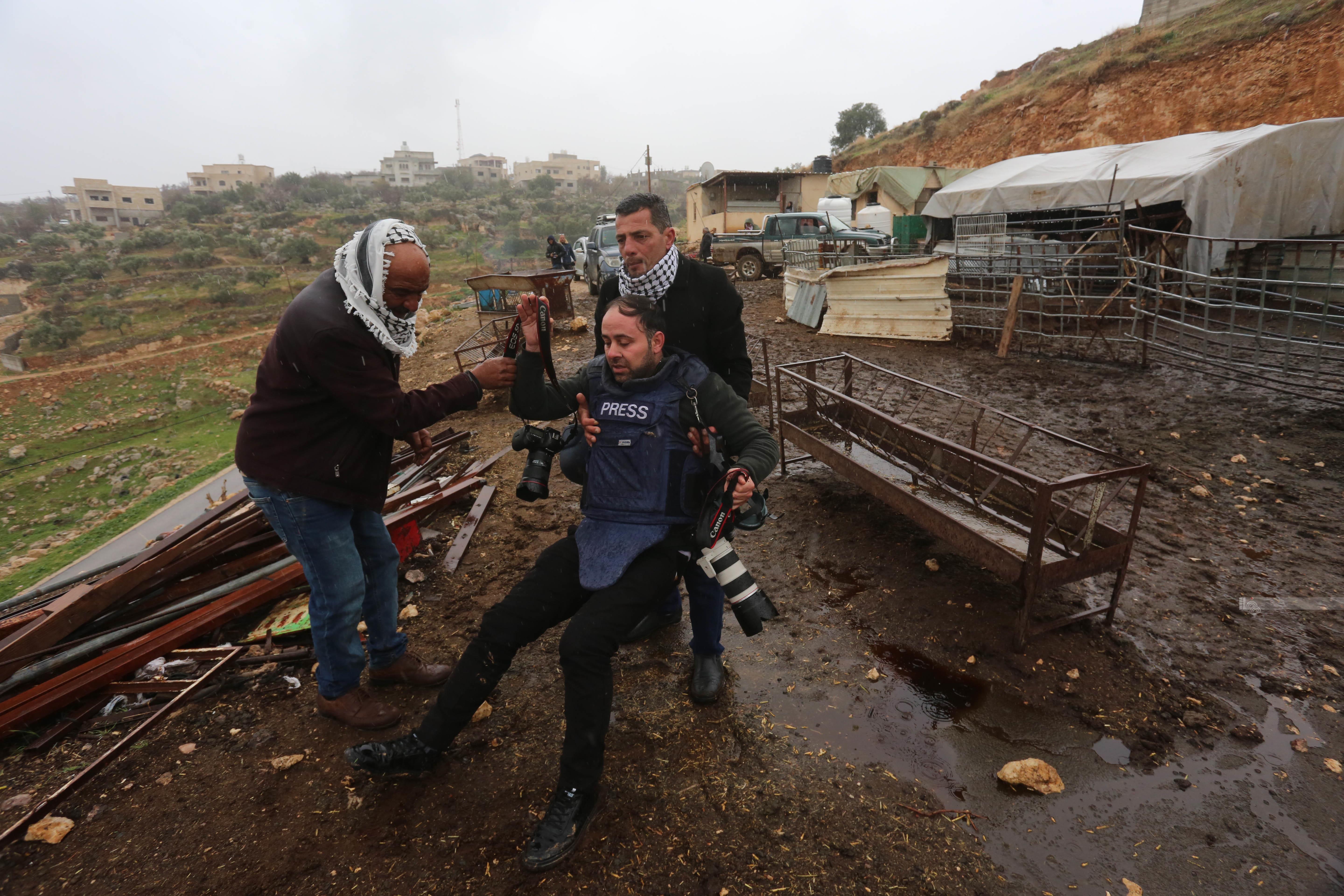 Wafa News Agency photojournalist shot by Israeli forces near Nablus