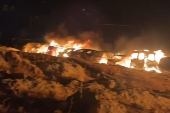 Colonists set fire to vehicle yard near Ramallah