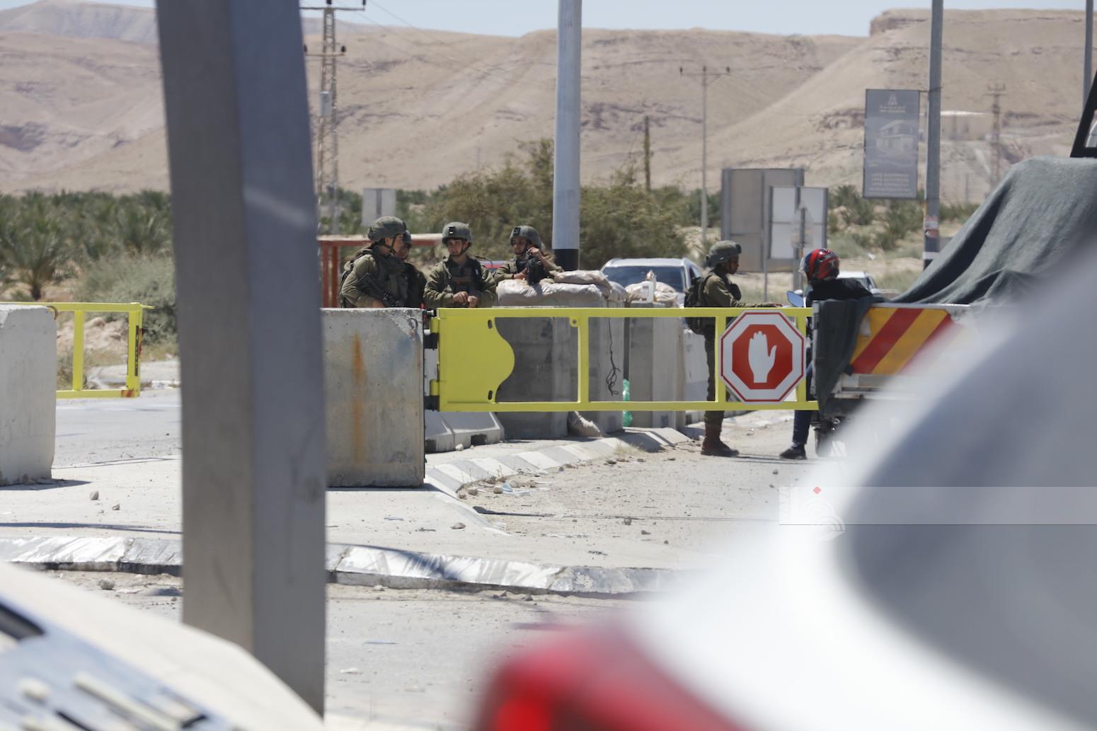 Israeli forces tighten restrictions on West Bank roads