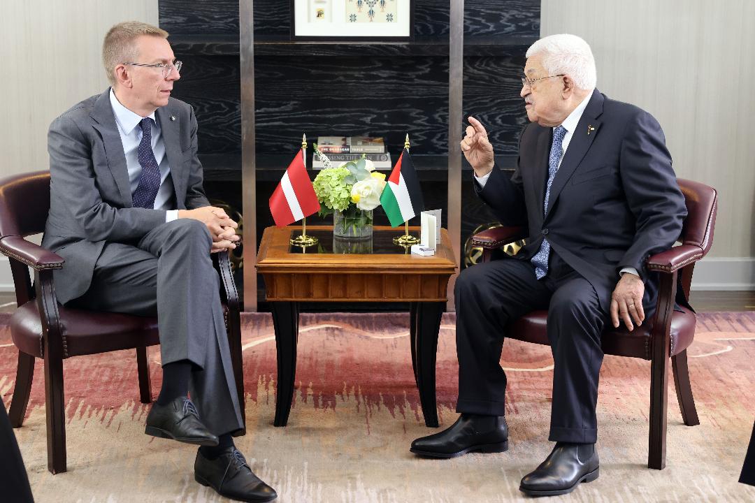 President Abbas meets with Latvian President in New York