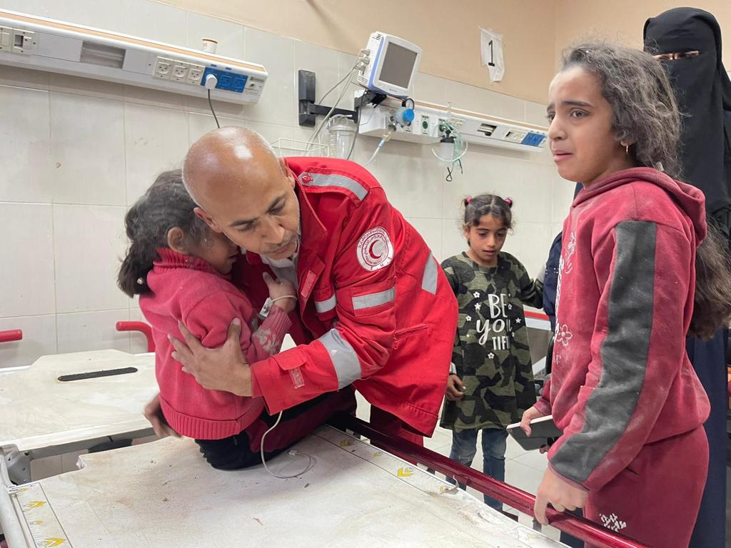 Palestinian Red Crescent denounces Israel’s targeting of Al-Amal Hospital, calls for urgent protection