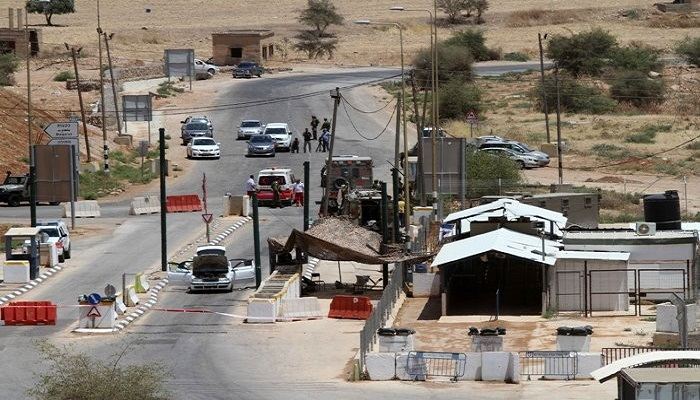 Israel restrictions on Palestinian traffic through Hamra checkpoint continue for fourth week