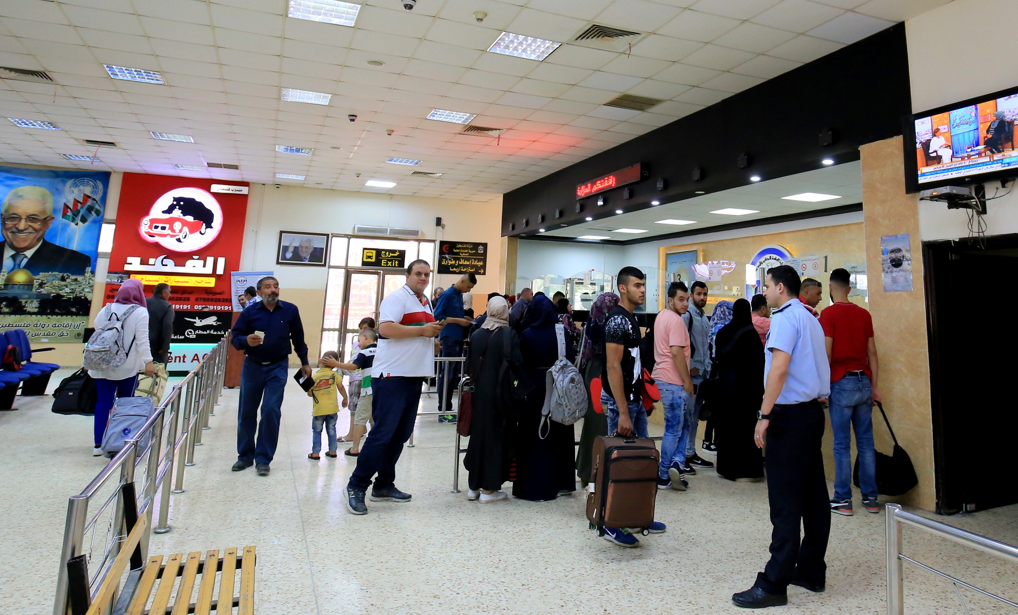 Palestinian babies denied by the Israeli occupation authorities the right to travel with their mothers