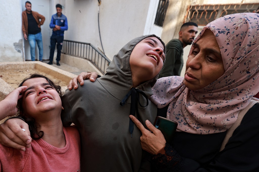 Several civilians killed and injured in Israeli strikes on Gaza 