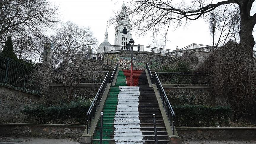 Palestinian flag painted on stairs of Paris' Sacred Heart Basilica
