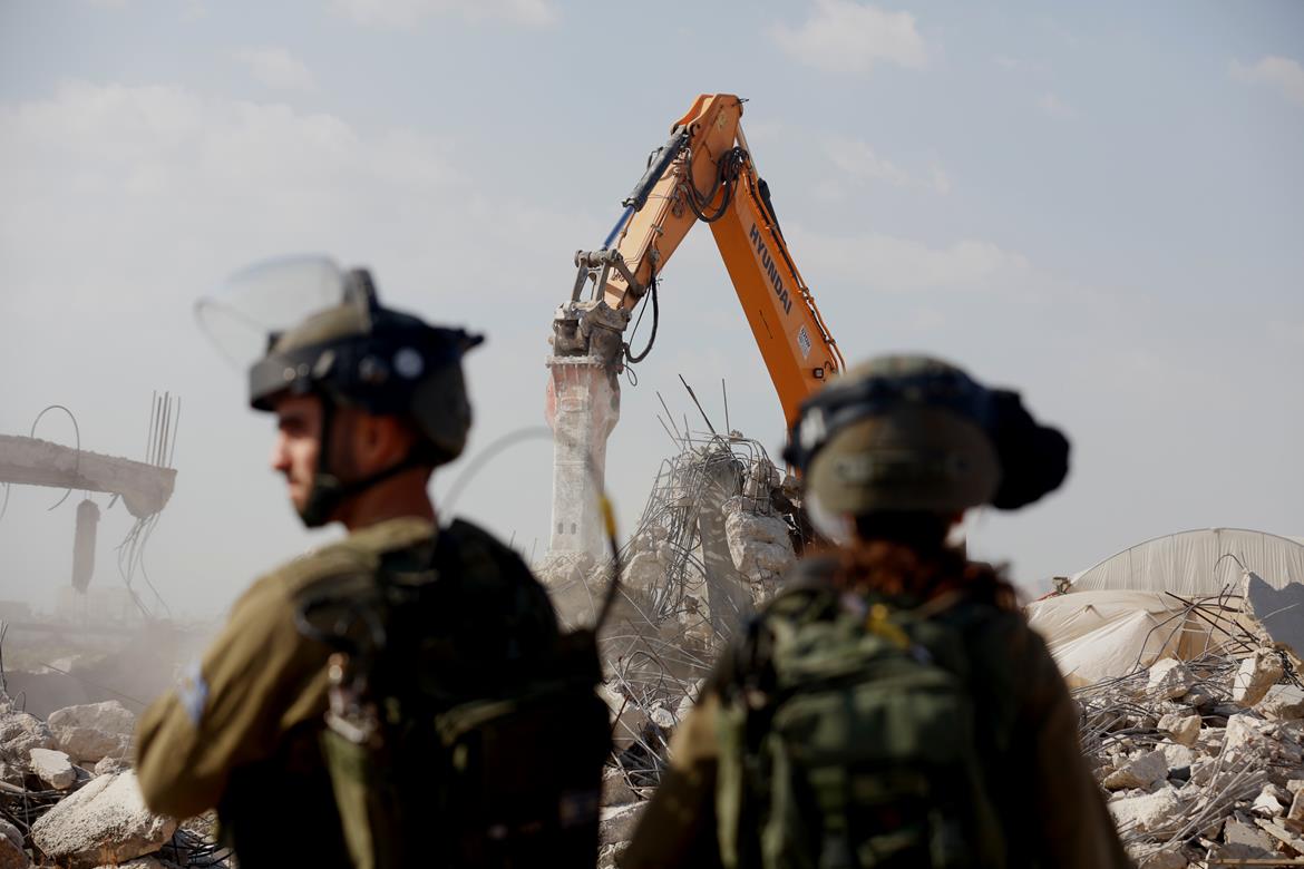 Israeli bulldozers raze house in Jerusalem neighborhood
