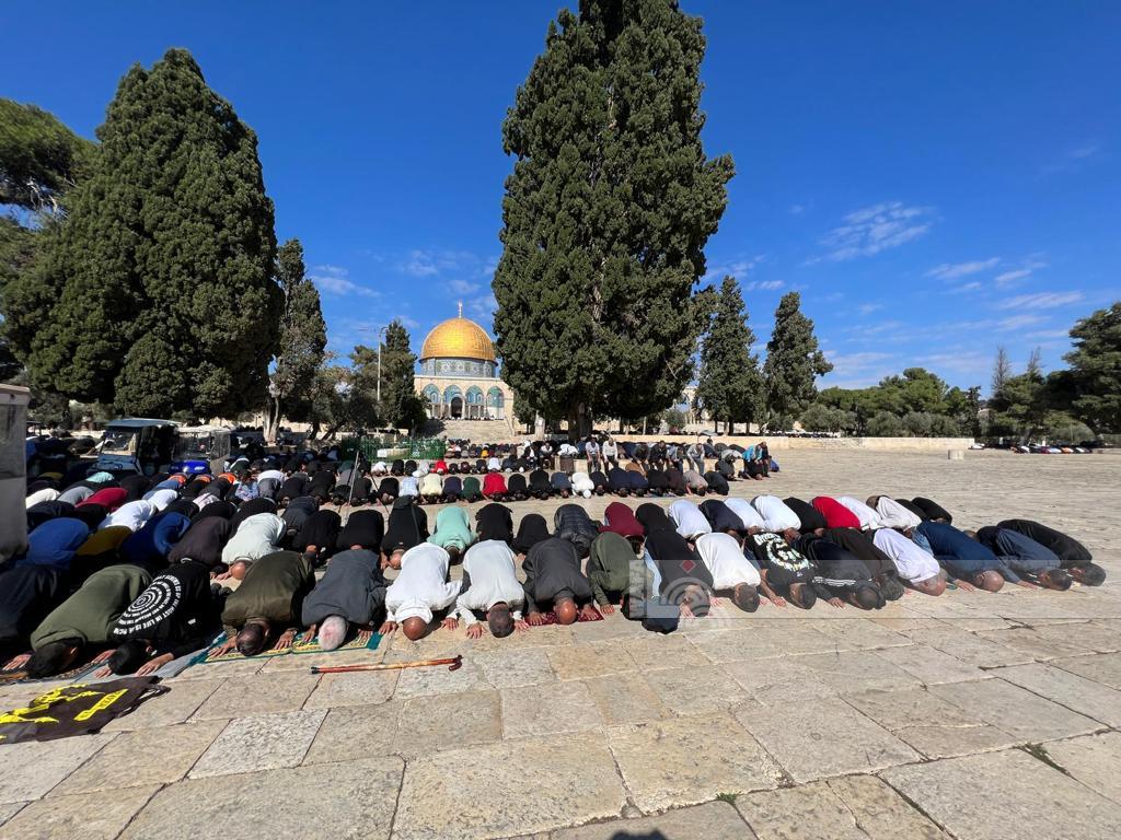 Israeli occupation hinders Friday prayers at Al-Aqsa Mosque, restricts worshipper access
