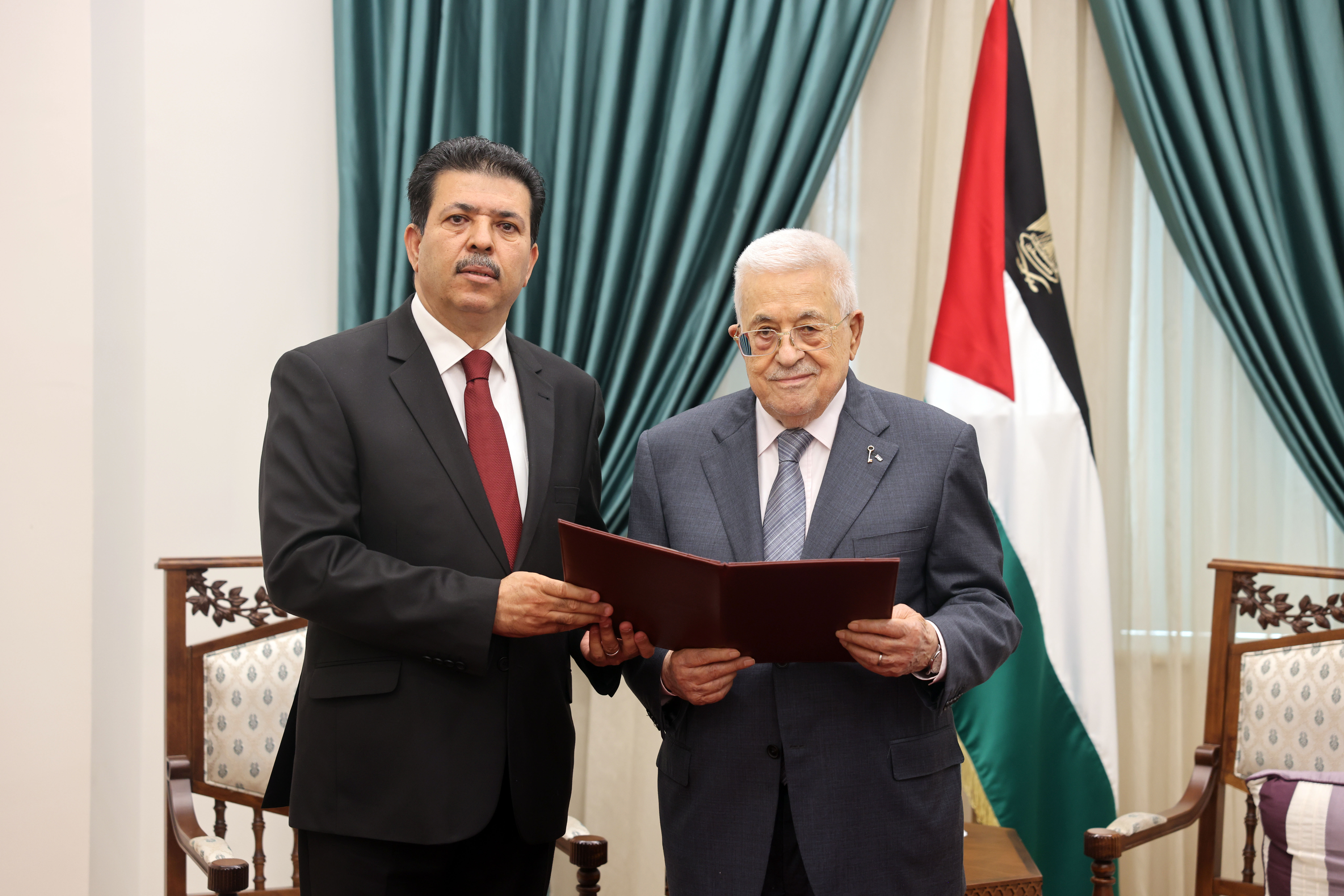 President Mahmoud Abbas receives Tunisian ambassador, letter from President Kais Saied