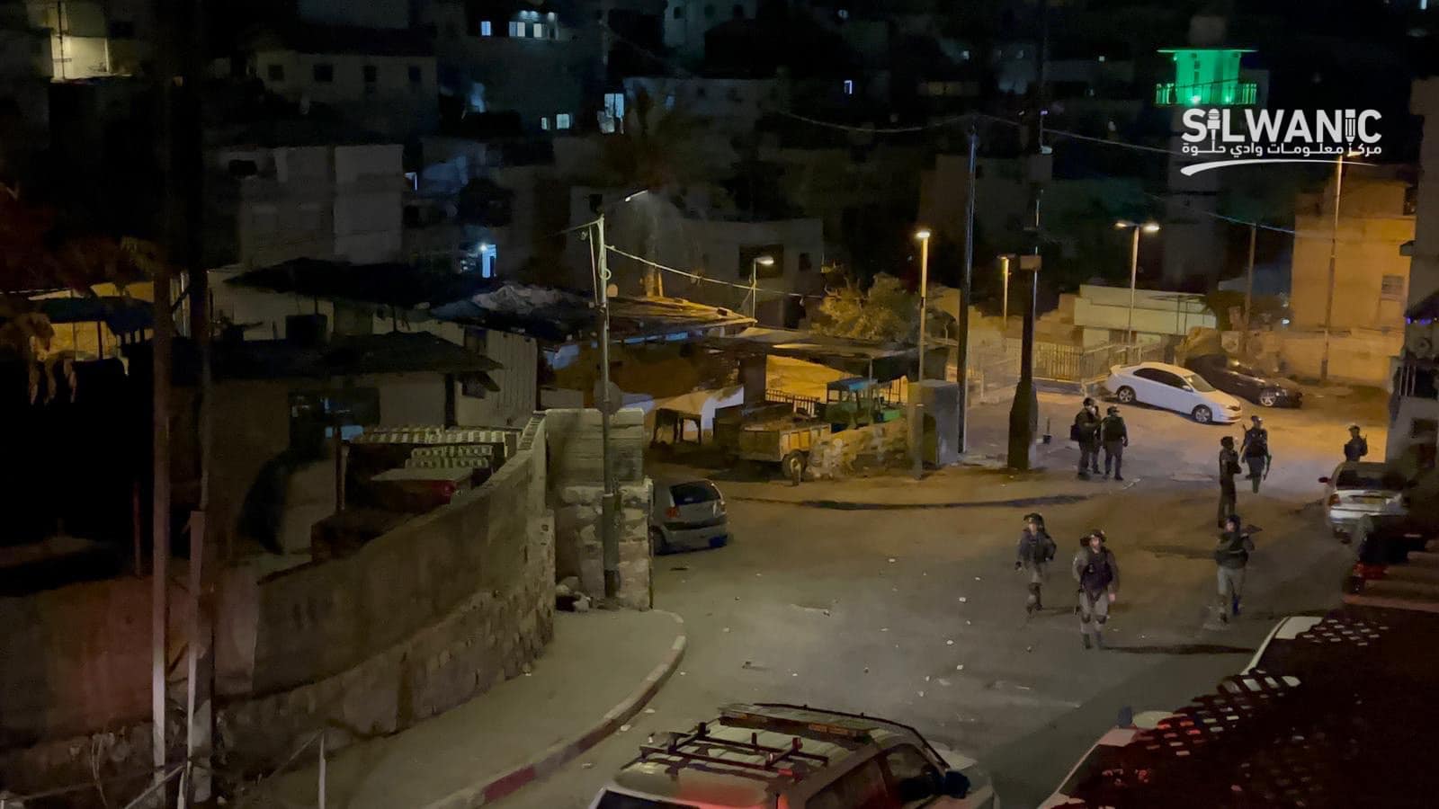 Massive Israeli police raid in East Jerusalem neighborhood 
leaves dozens injured