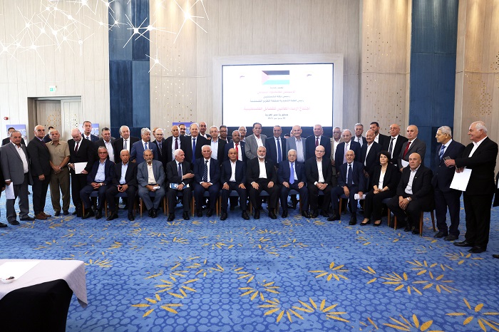 President Abbas calls for forming committee to complete dialogue of heads of Palestinian factions