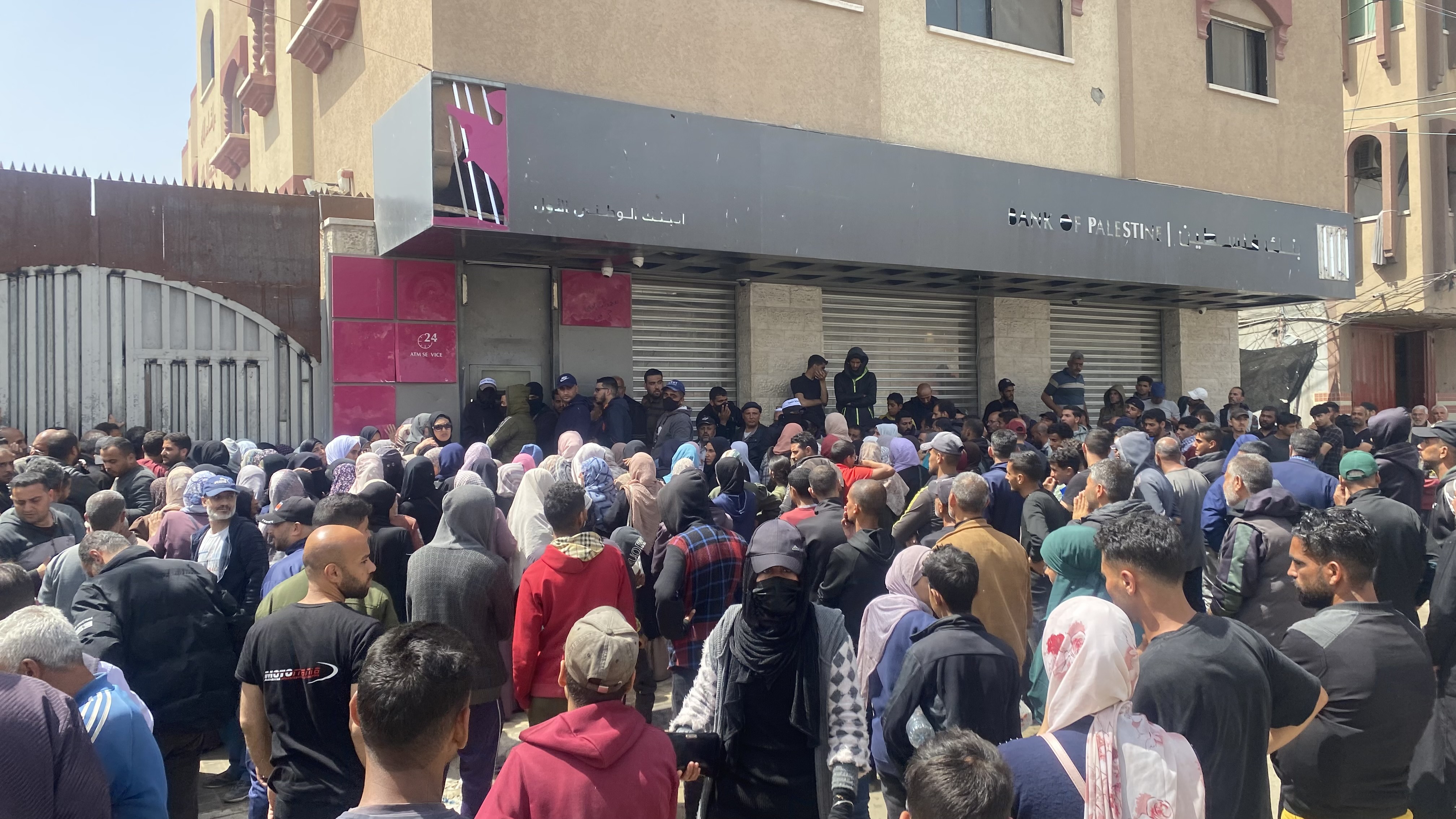 Cash shortage turns Gaza back to the barter era