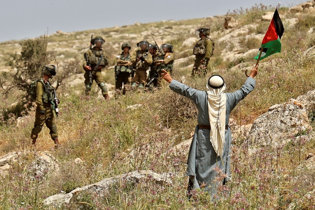 Occupation forces injure several Palestinians in Beita, Beit Dajan, Kafr Qaddum