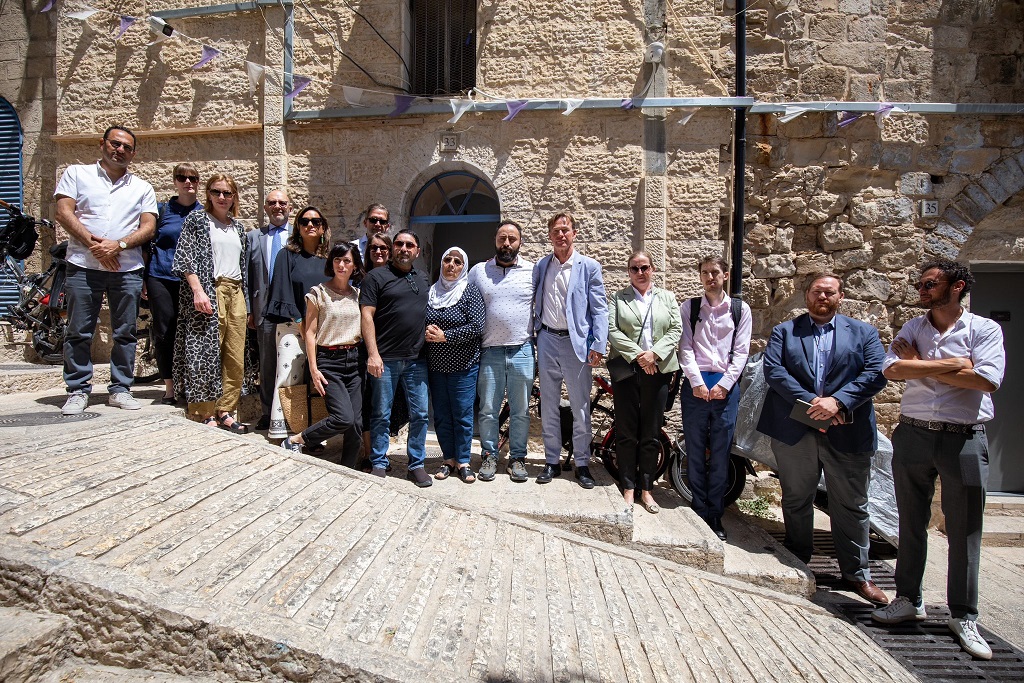 EU delegation pays visit to family at imminent threat of forced expulsion in Jerusalem
