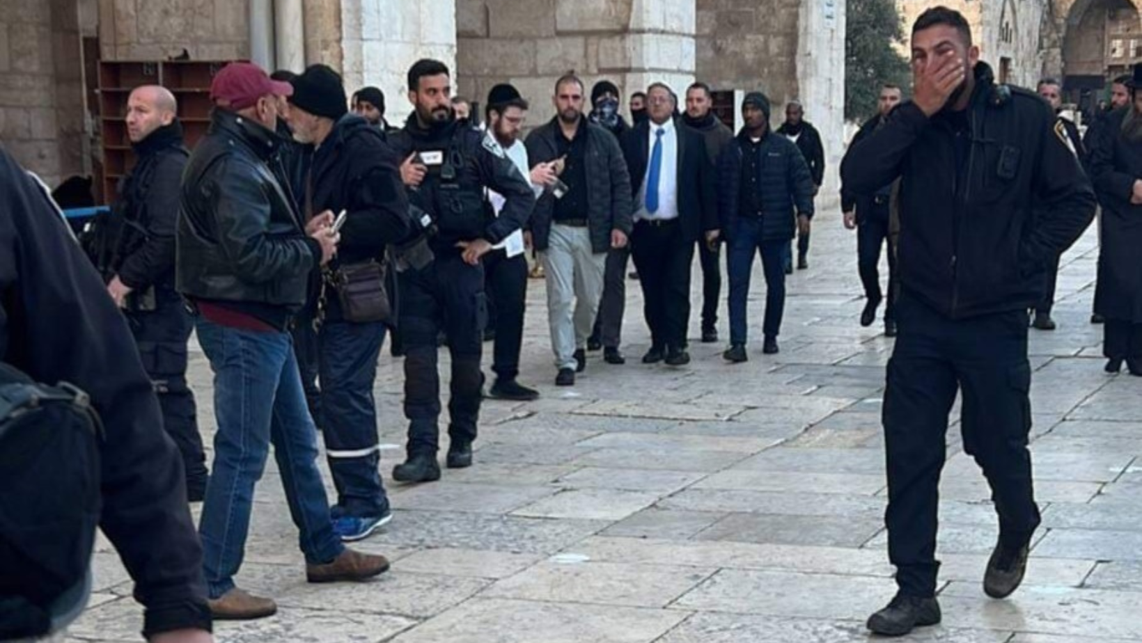 Israeli Jewish supremacist Itamar Ben-Gvir storms Jerusalem's Aqsa mosque