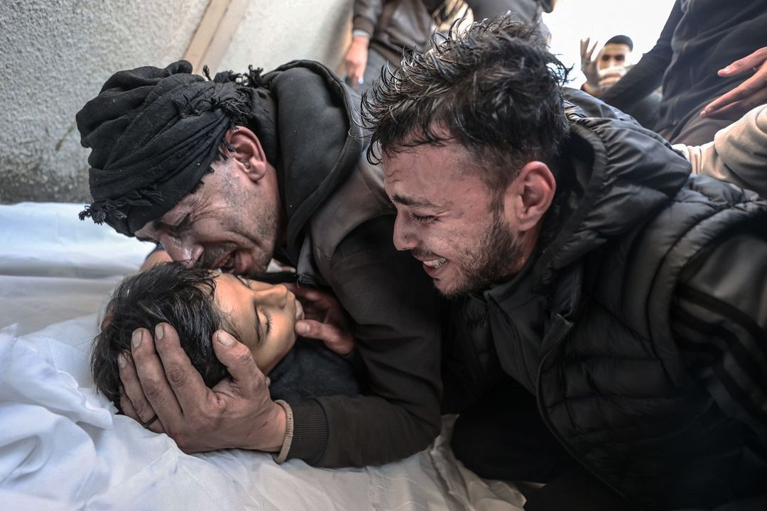 One civilian killed, others injured in an Israeli bombardment of Rafah 