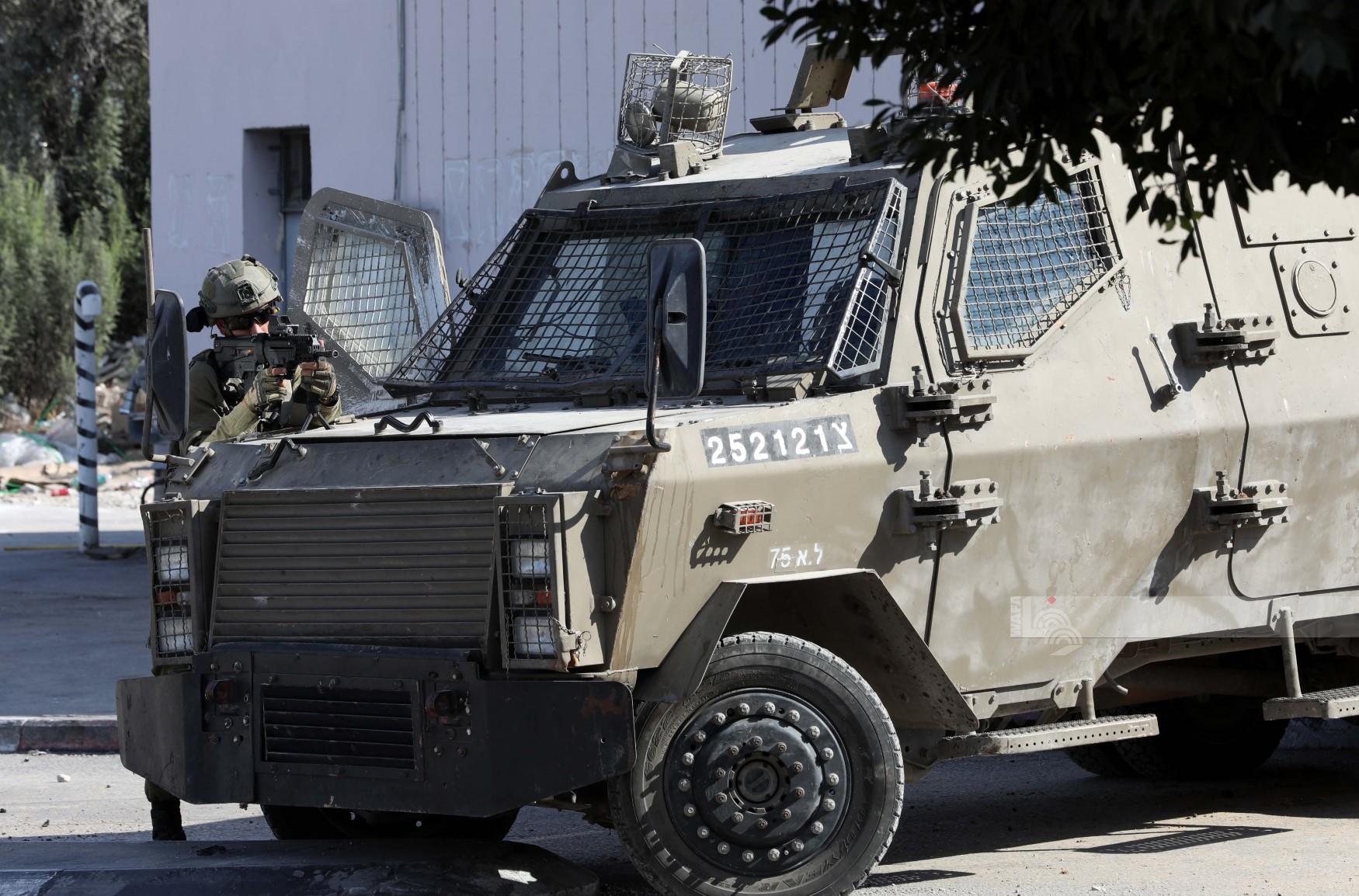 Israeli occupation forces detain 8 Palestinians in West Bank