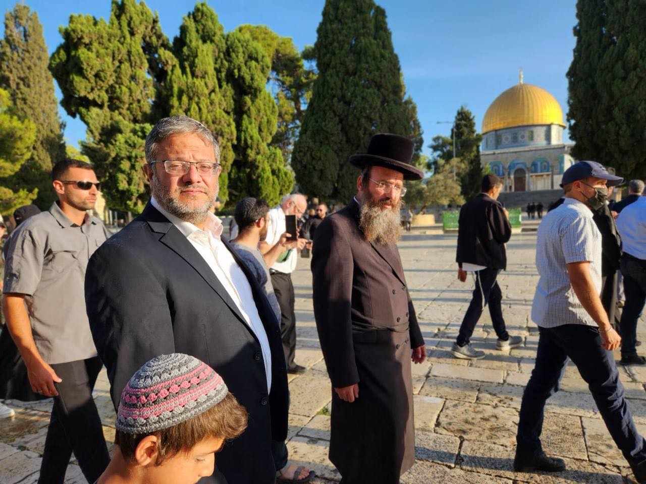 Israeli Jewish supremacist Itamar Ben-Gvir storms Jerusalem's Aqsa mosque