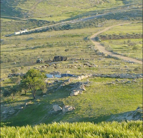 Colonists set up tents in Masafer Yatta area 