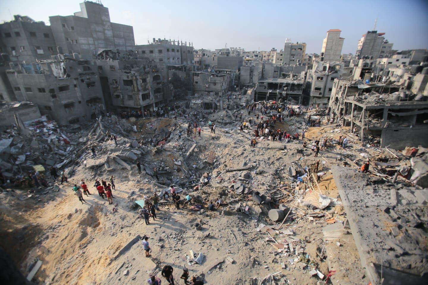Israeli warplanes bomb civilian areas in Gaza
