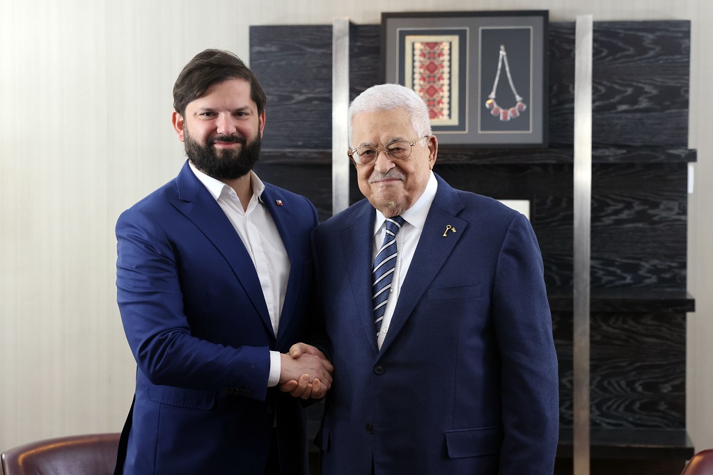 President Abbas meets Chilean counterpart in New York 