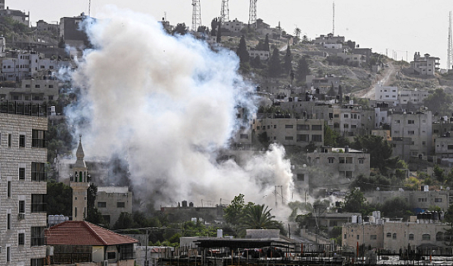 Israeli forces besiege house in northern West Bank town